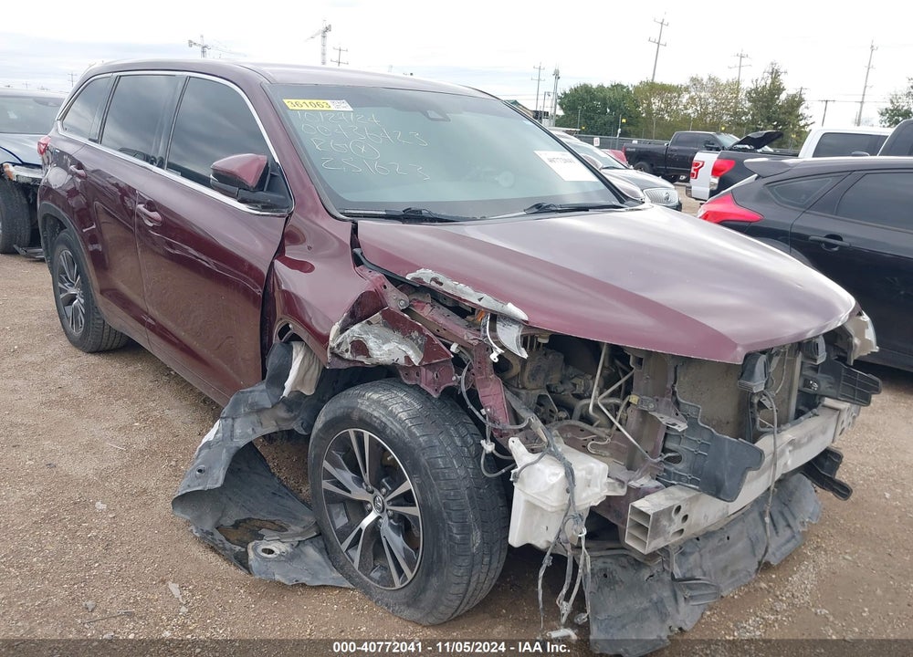 2018 TOYOTA HIGHLANDER LE PLUS VIN: 5TDZZRFHXJS251623
