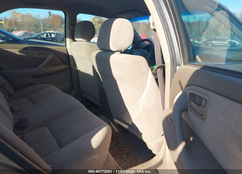 2001 TOYOTA CAMRY LE VIN: JT2BG22KX10537676