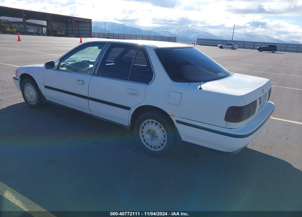 1992 HONDA ACCORD LX VIN: 1HGCB7552NA007474