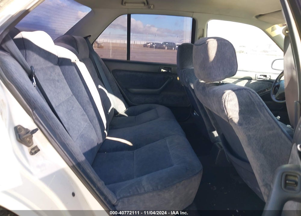 1992 HONDA ACCORD LX VIN: 1HGCB7552NA007474