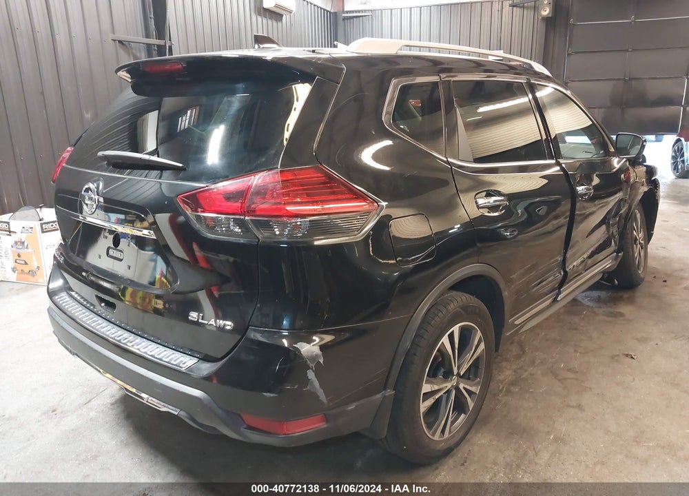 2017 NISSAN ROGUE SL VIN: 5N1AT2MV9HC841155