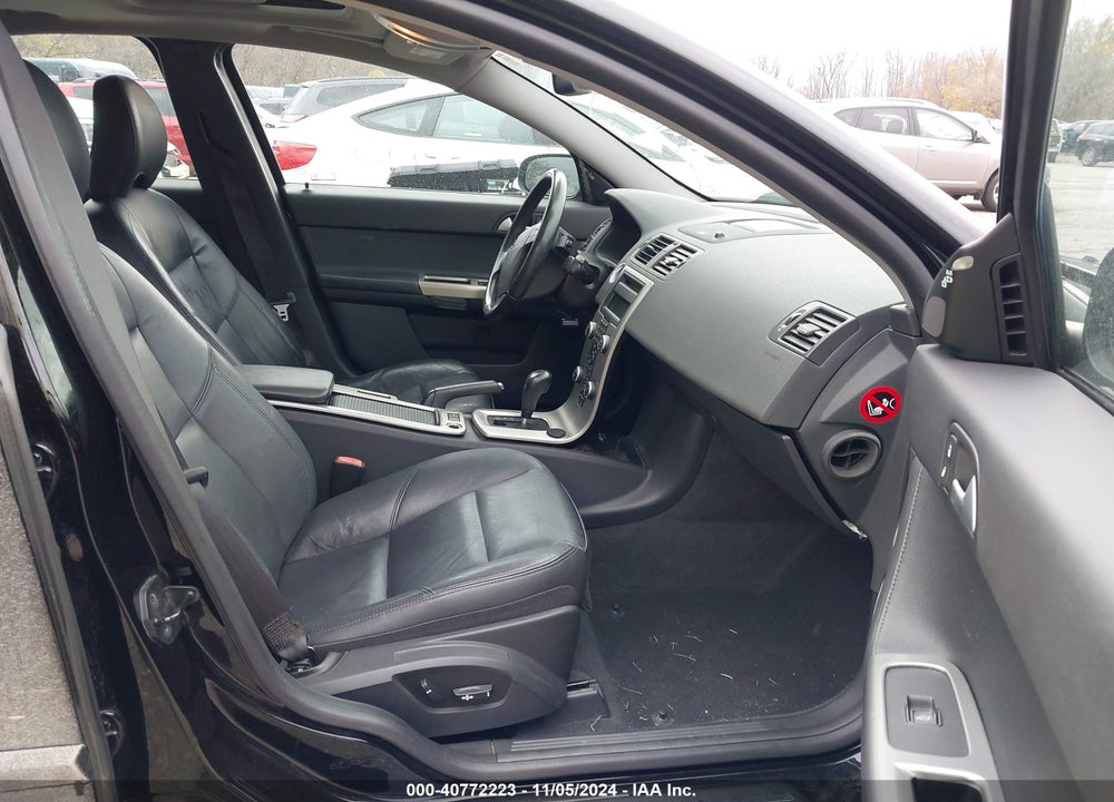 2008 VOLVO S40 T5 VIN: YV1MH672482384413