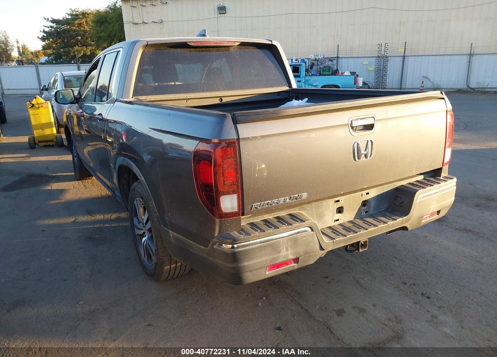 2017 HONDA RIDGELINE VIN: 5FPYK2F46HB009521
