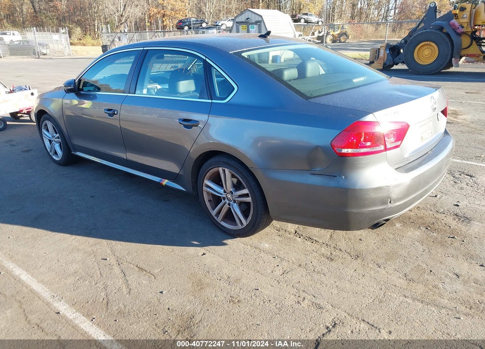 2012 VOLKSWAGEN PASSAT 3.6L V6 SE VIN: 1VWBM7A30CC095383