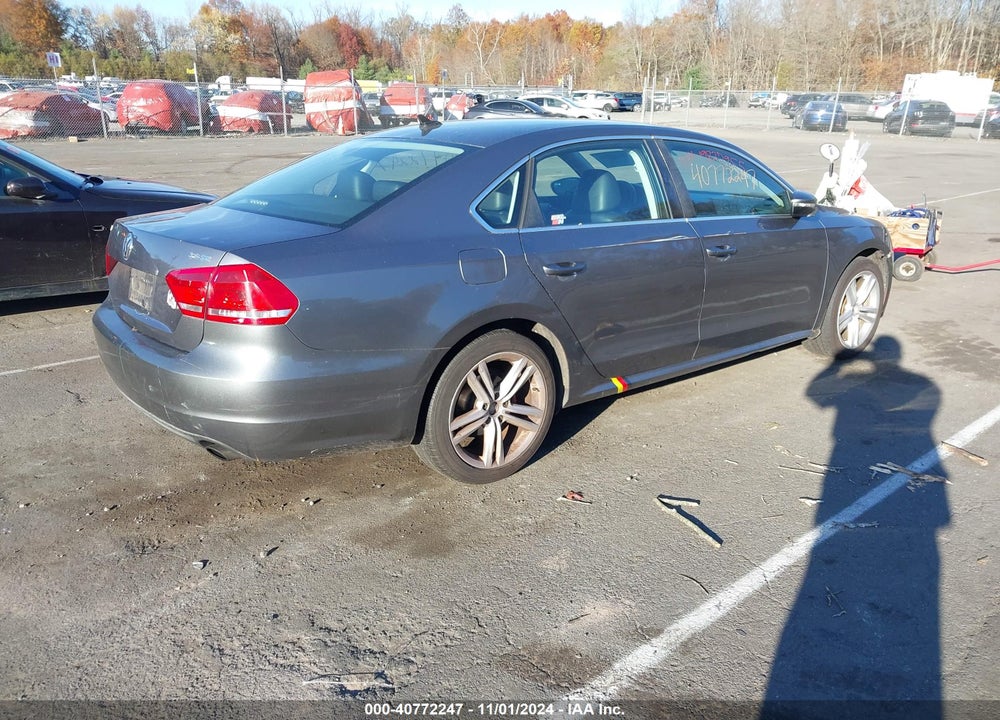 2012 VOLKSWAGEN PASSAT 3.6L V6 SE VIN: 1VWBM7A30CC095383