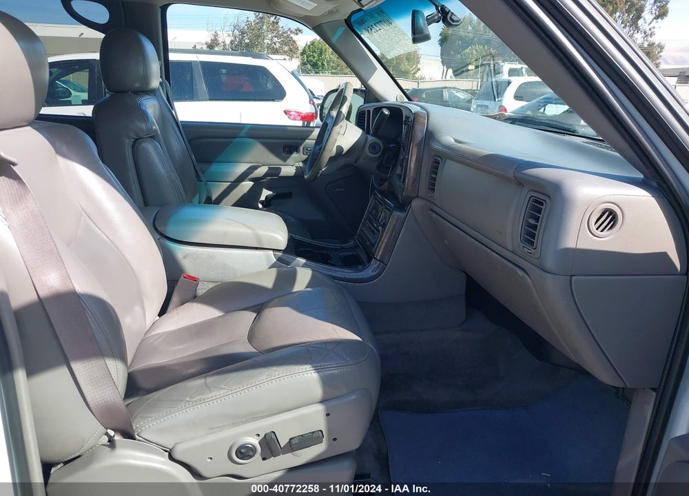 2004 GMC YUKON DENALI VIN: 1GKEK63U24J245050