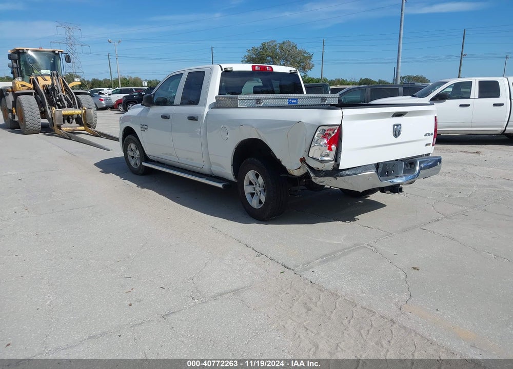 2019 RAM 1500 CLASSIC TRADESMAN QUAD CAB 4X4 6'4 BOX VIN: 1C6RR7FG2KS652837