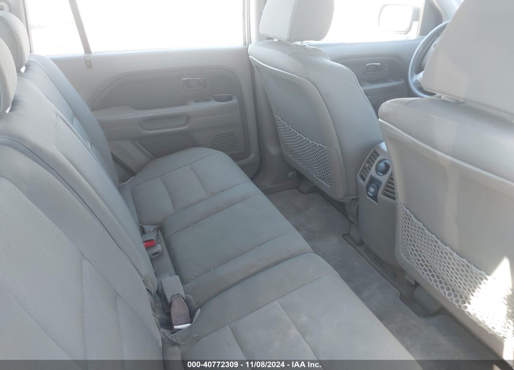 2007 HONDA PILOT LX VIN: 5FNYF18177B029723