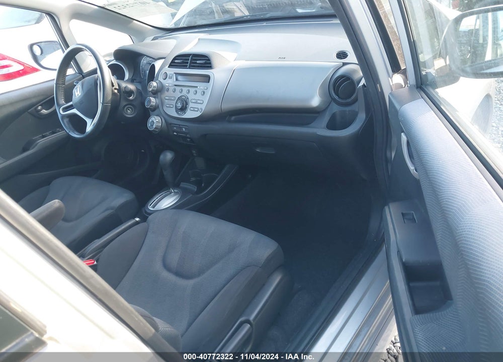 2011 HONDA FIT SPORT VIN: JHMGE8H55BC014006