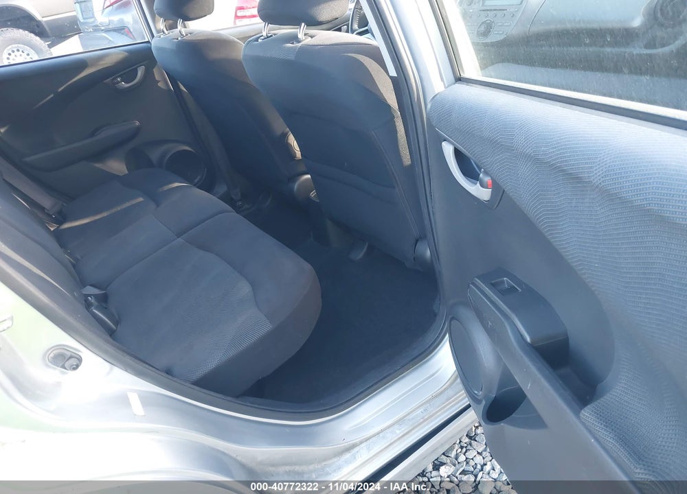 2011 HONDA FIT SPORT VIN: JHMGE8H55BC014006