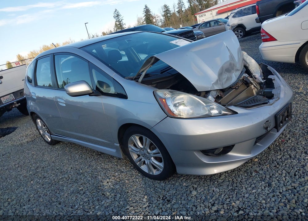 2011 HONDA FIT SPORT VIN: JHMGE8H55BC014006