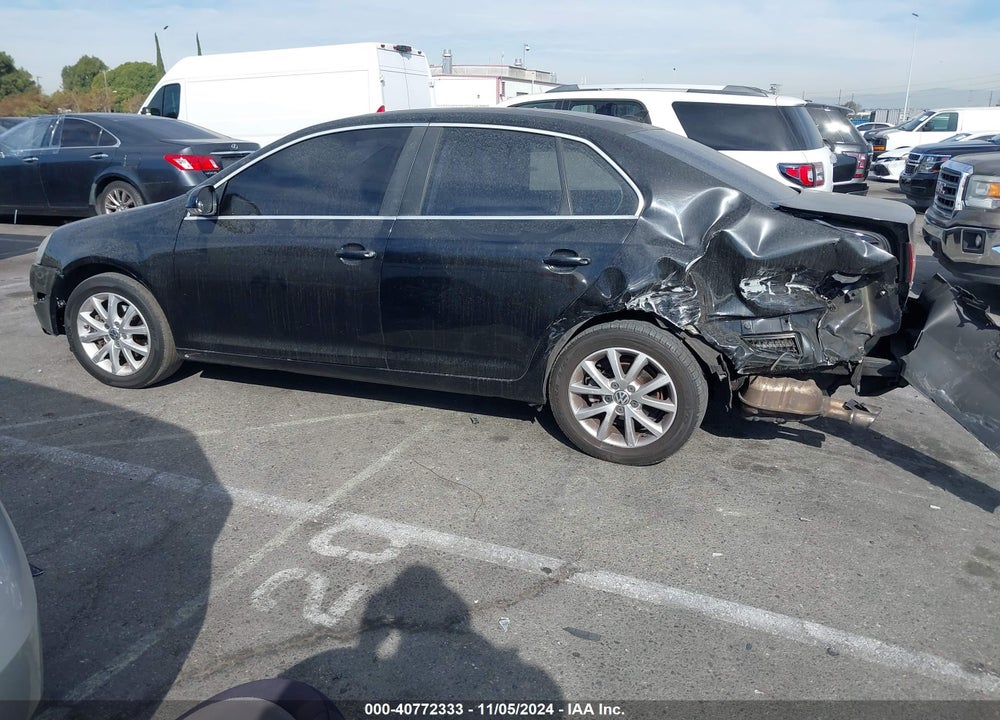 2010 VOLKSWAGEN JETTA SE VIN: 3VWRX7AJ1AM026055