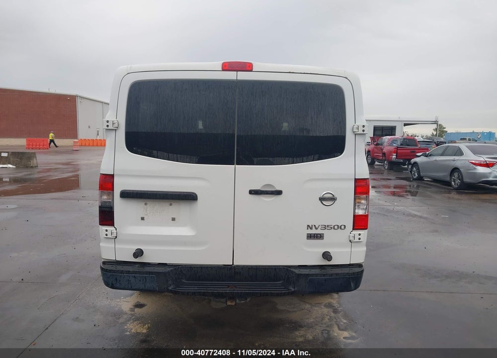 2013 NISSAN NV PASSENGER NV3500 HD S V6 VIN: 5BZBF0AA1DN202076