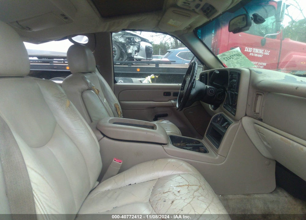 2004 CHEVROLET SUBURBAN 1500 LT VIN: 1GNEC16Z04J175235