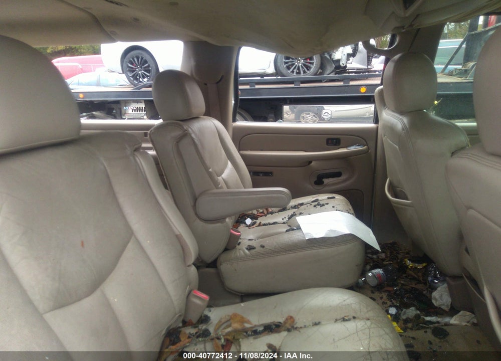 2004 CHEVROLET SUBURBAN 1500 LT VIN: 1GNEC16Z04J175235
