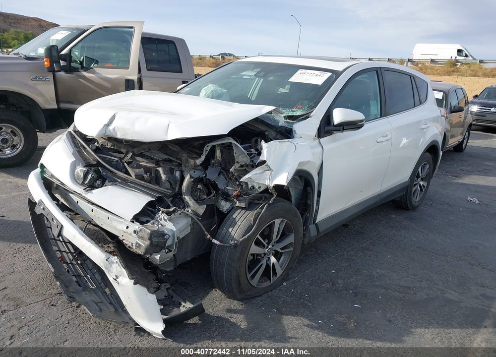2018 TOYOTA RAV4 XLE VIN: 2T3WFREVXJW471054