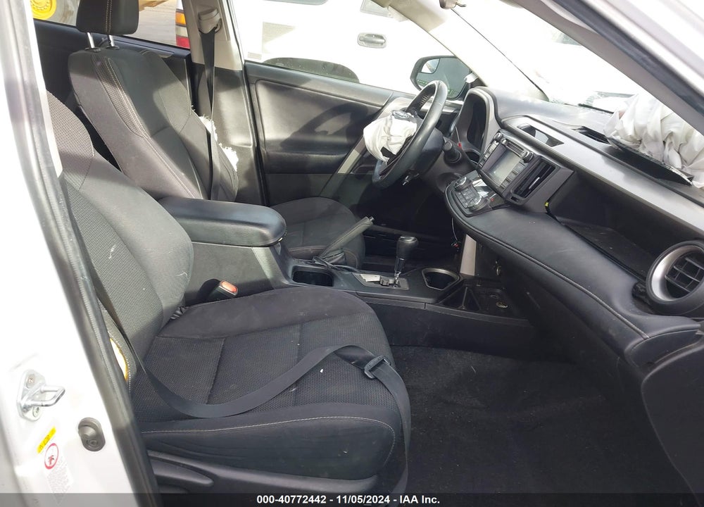 2018 TOYOTA RAV4 XLE VIN: 2T3WFREVXJW471054
