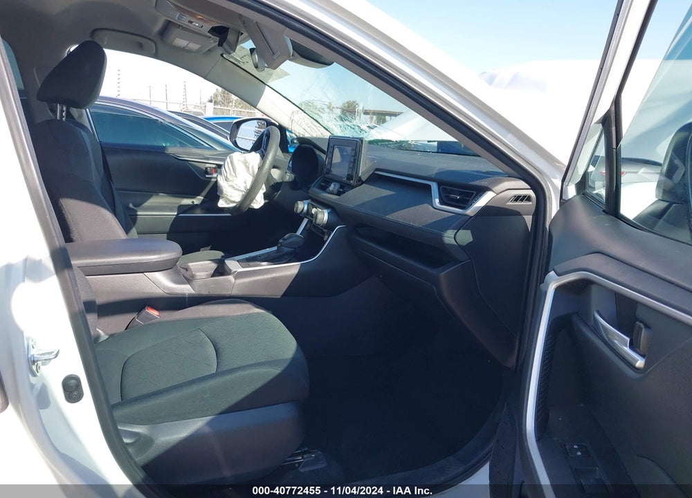 2021 TOYOTA RAV4 XLE VIN: 2T3P1RFVXMC203371