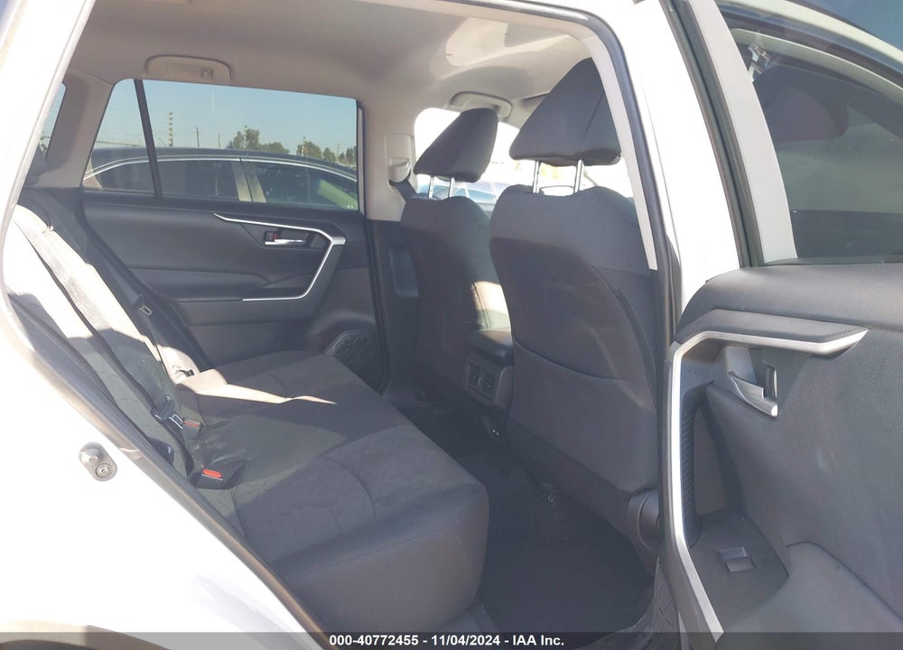 2021 TOYOTA RAV4 XLE VIN: 2T3P1RFVXMC203371