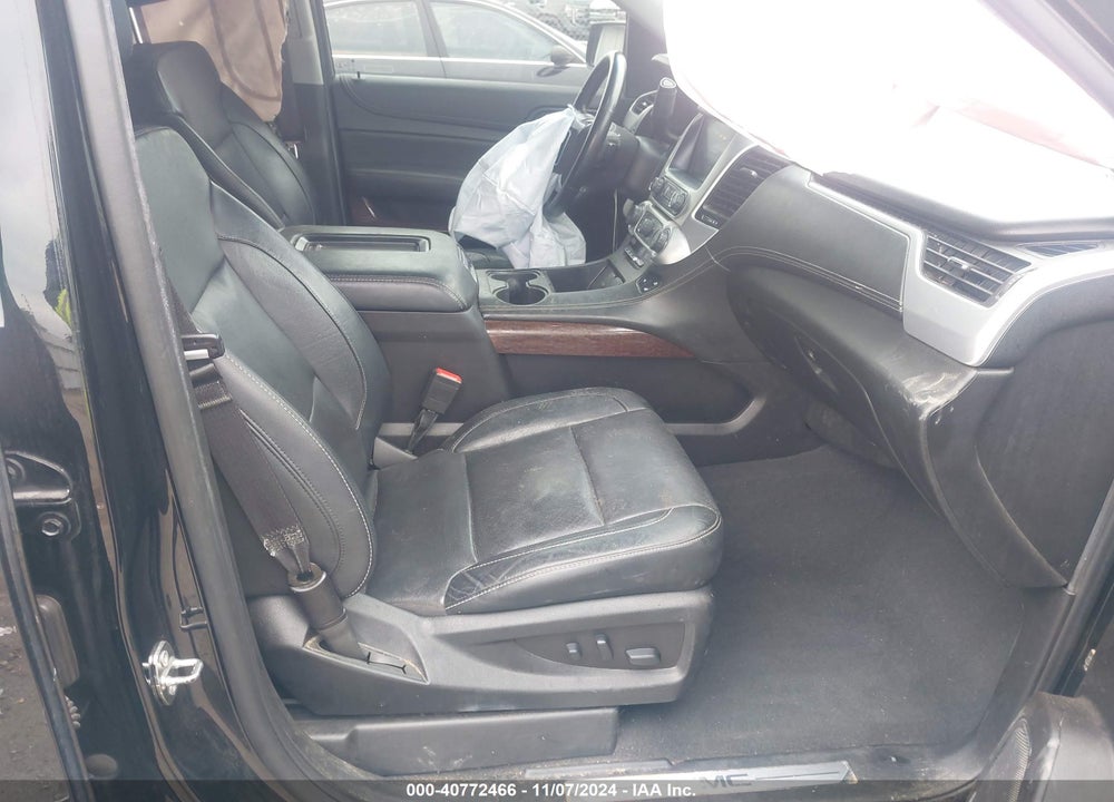 2019 GMC YUKON XL VIN: 1GKS1GKC0KR368137