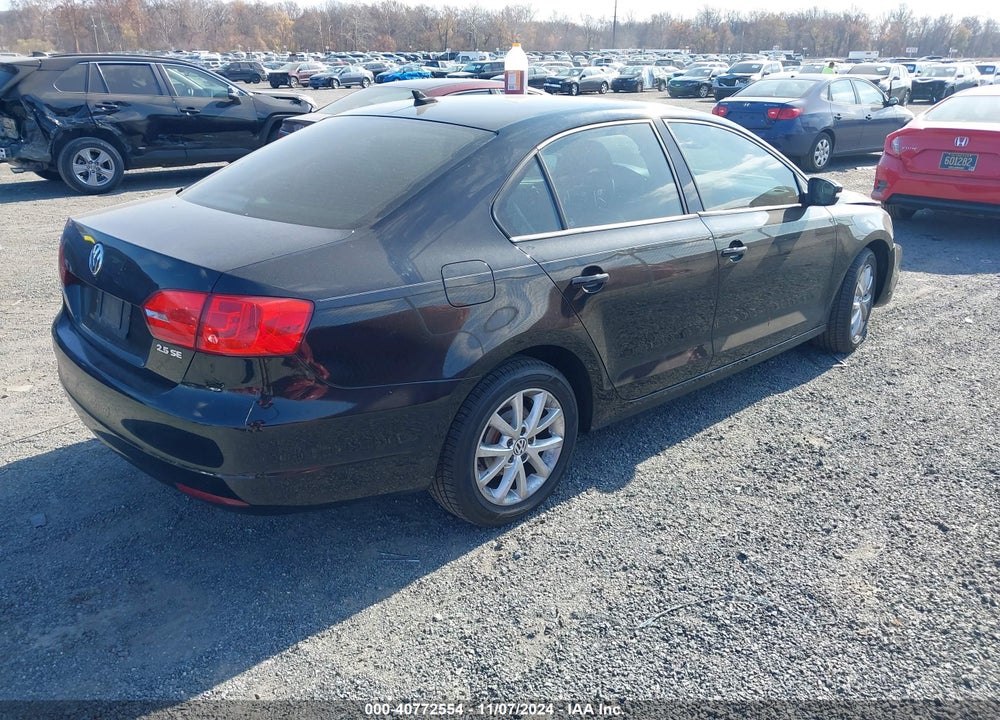 2011 VOLKSWAGEN JETTA 2.5L SE VIN: 3VWDZ7AJ2BM319730