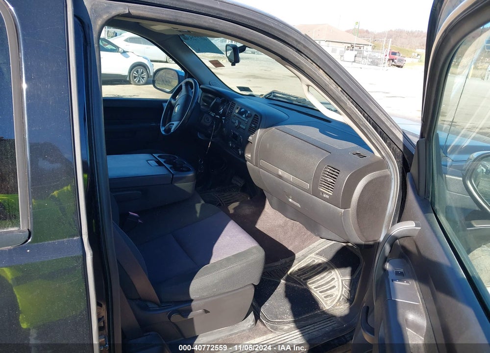 2013 CHEVROLET SILVERADO 1500 LT VIN: 1GCRKSE77DZ140874