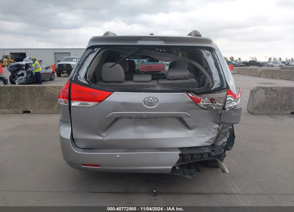 2011 TOYOTA SIENNA XLE V6 VIN: 5TDYK3DC8BS101967