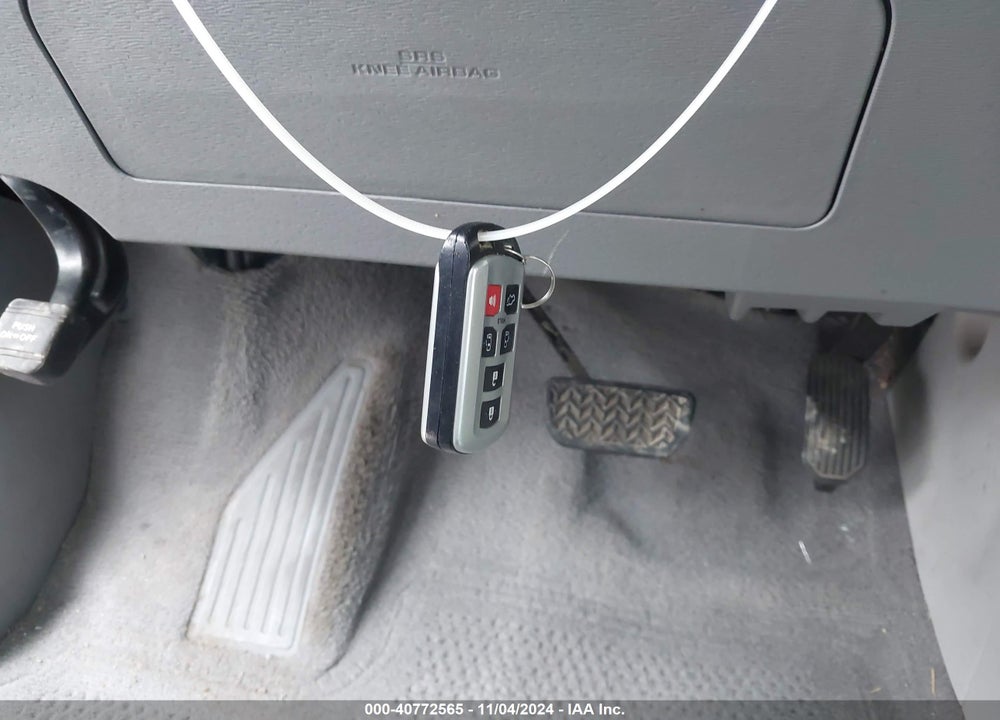 2011 TOYOTA SIENNA XLE V6 VIN: 5TDYK3DC8BS101967
