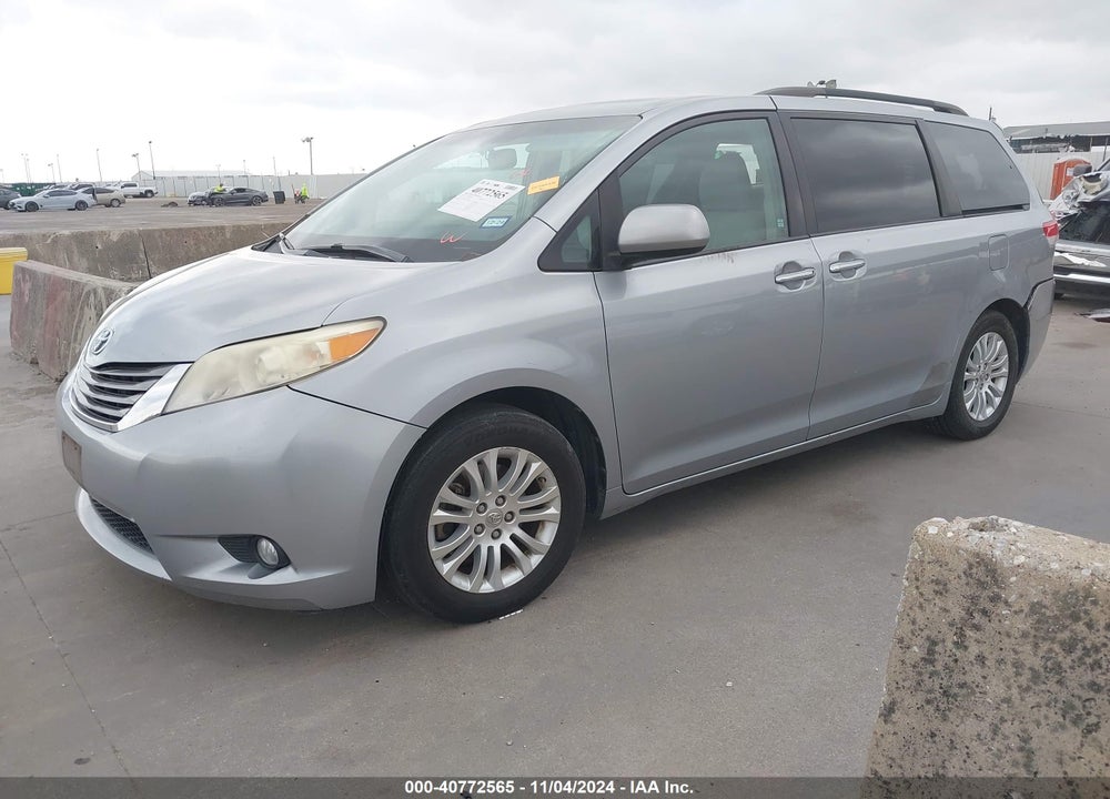 2011 TOYOTA SIENNA XLE V6 VIN: 5TDYK3DC8BS101967