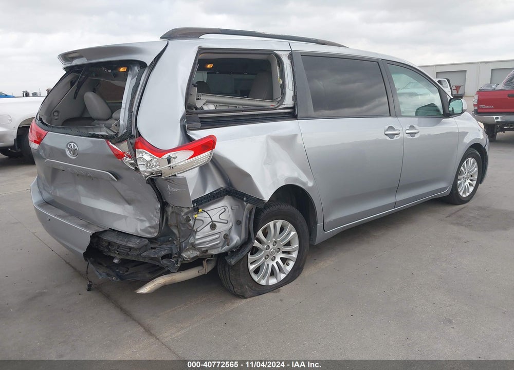 2011 TOYOTA SIENNA XLE V6 VIN: 5TDYK3DC8BS101967