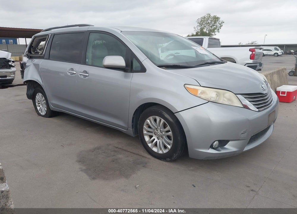 2011 TOYOTA SIENNA XLE V6 VIN: 5TDYK3DC8BS101967