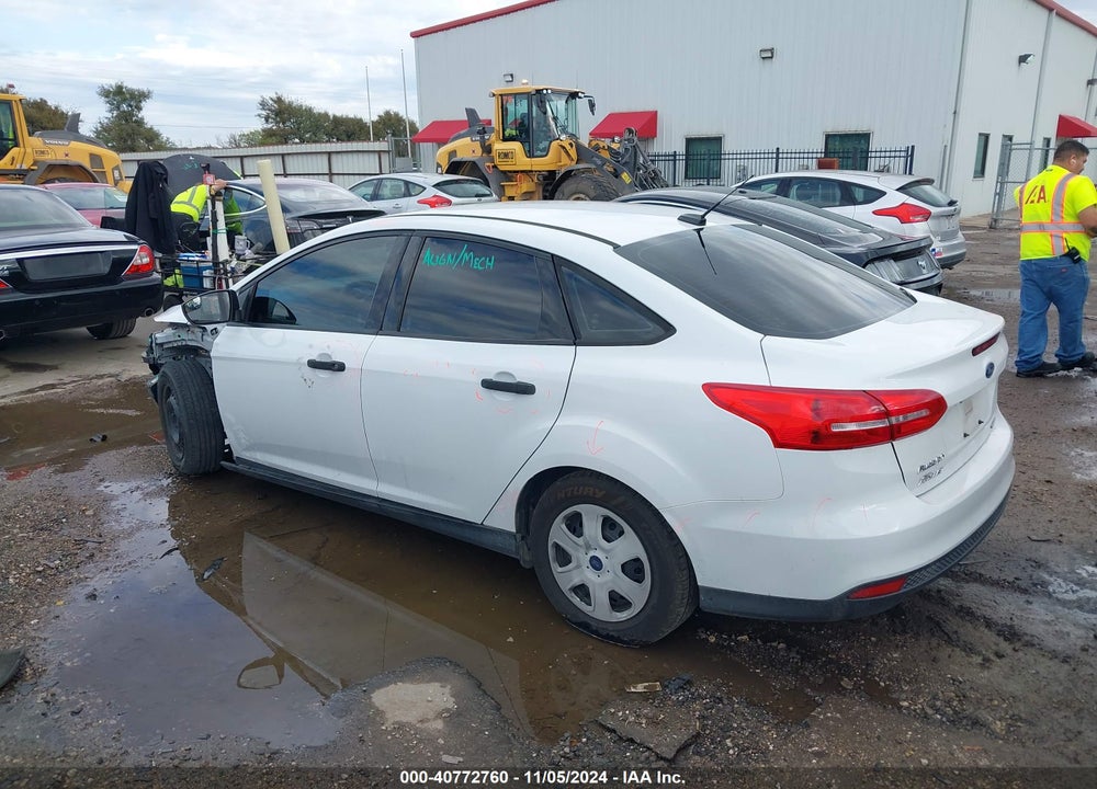 2016 FORD FOCUS S VIN: 1FADP3E27GL262492