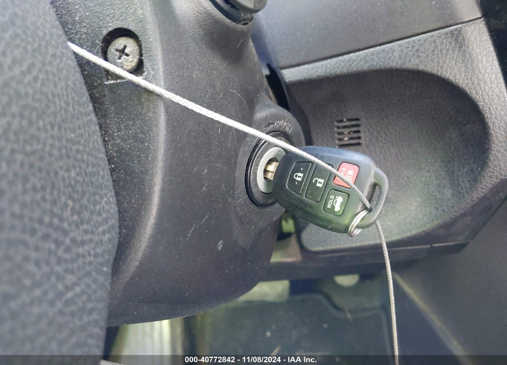 2014 TOYOTA COROLLA LE VIN: 2T1BURHE2EC132286