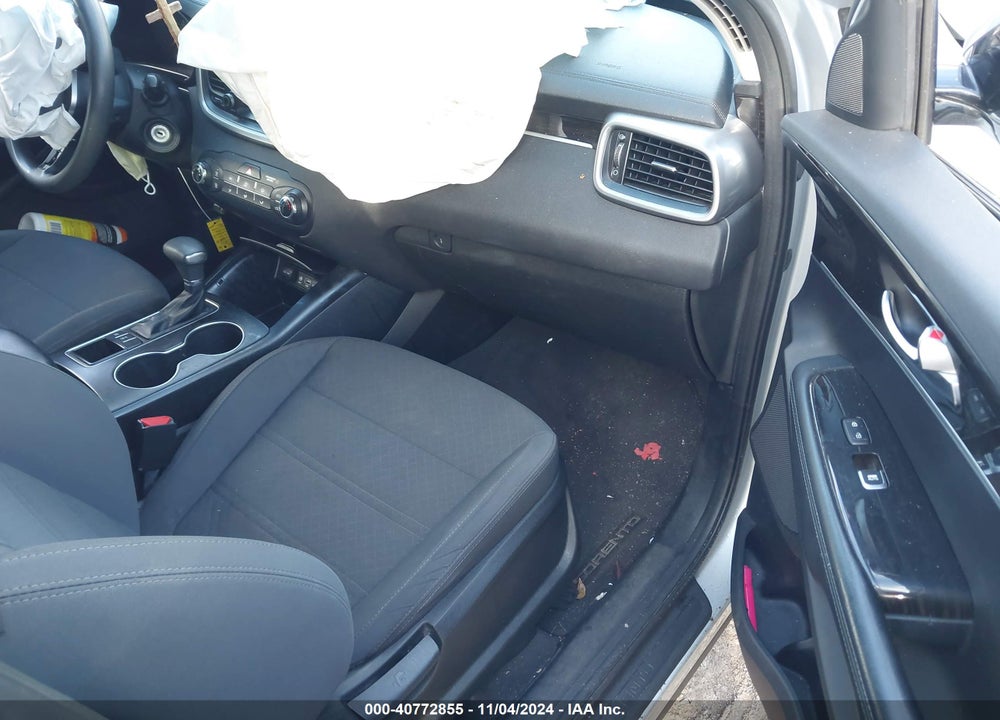 2019 KIA SORENTO VIN: 5XYPGDA33KG515128