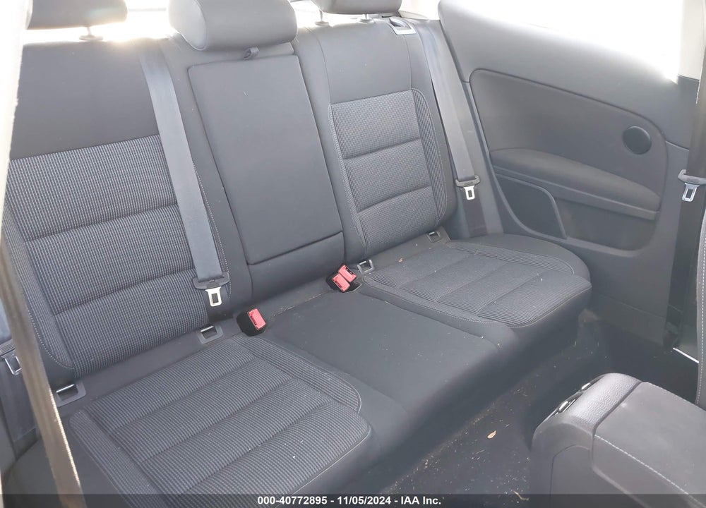 2013 VOLKSWAGEN GOLF 2.0L TDI 2-DOOR VIN: WVWMM7AJ6DW085788