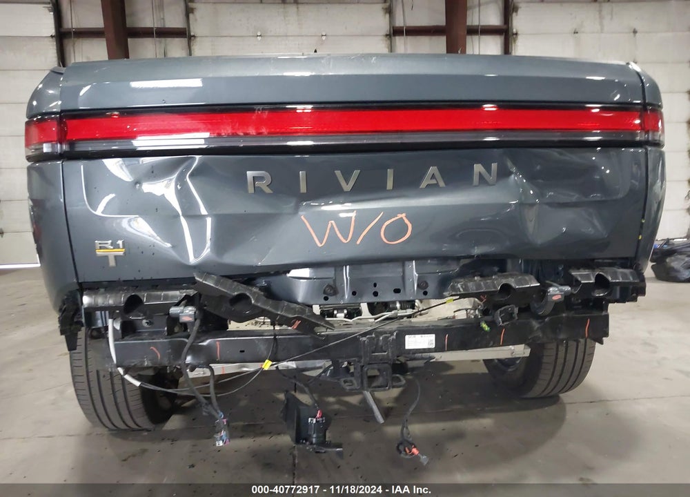 2022 RIVIAN R1T ADVENTURE VIN: 7FCTGAAA6NN016245