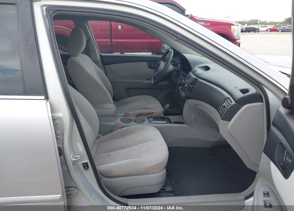 2008 KIA OPTIMA LX VIN: KNAGE123885178411