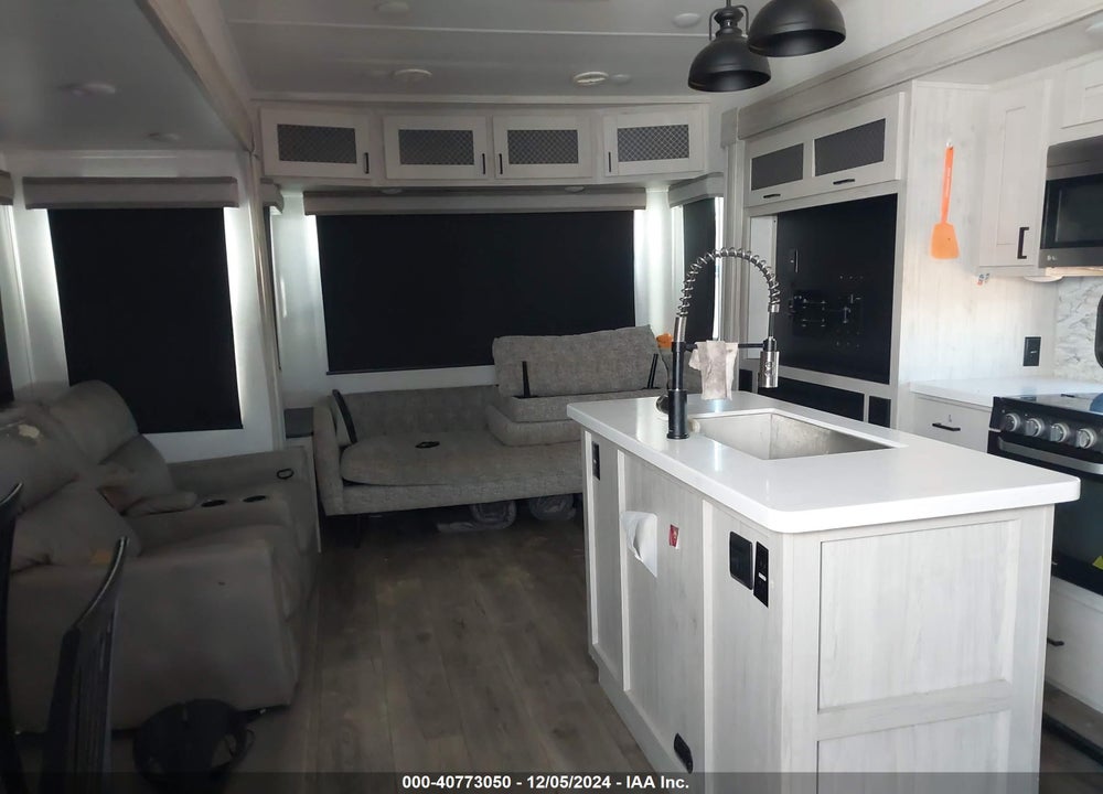 2021 FOREST RIVER OTHER VIN: 5ZT3TD4B6M9010443