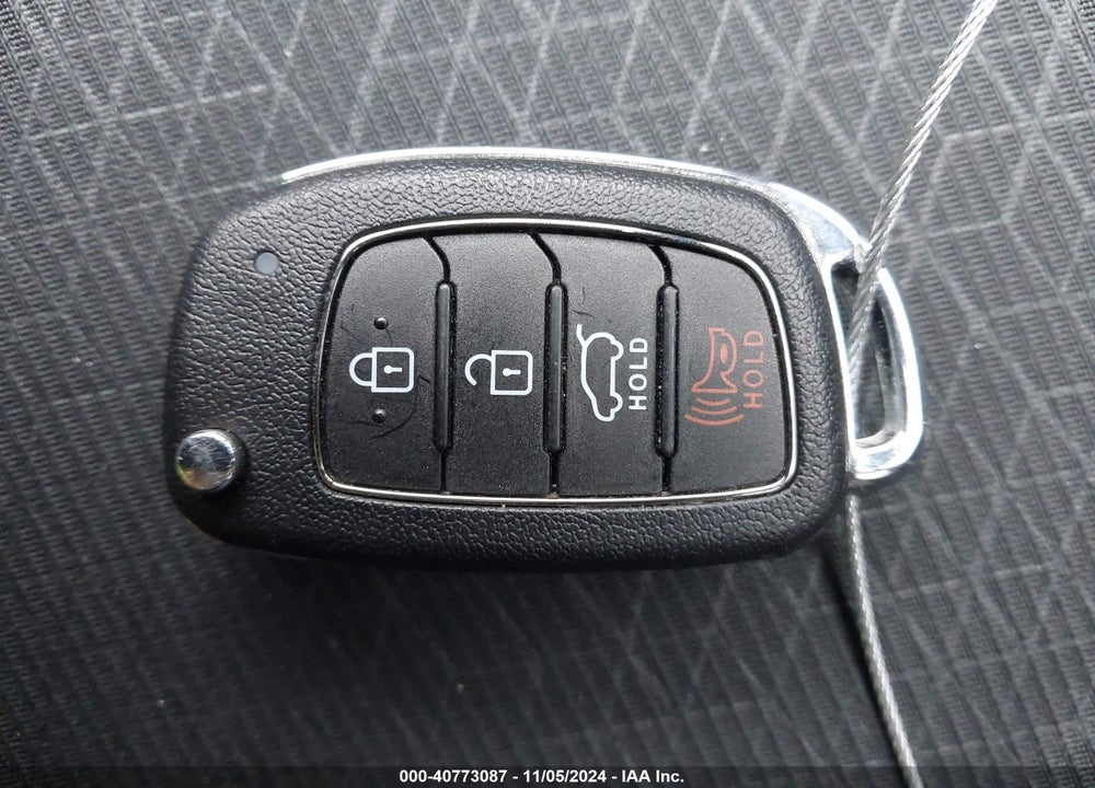 2016 HYUNDAI TUCSON SE VIN: KM8J3CA46GU212835