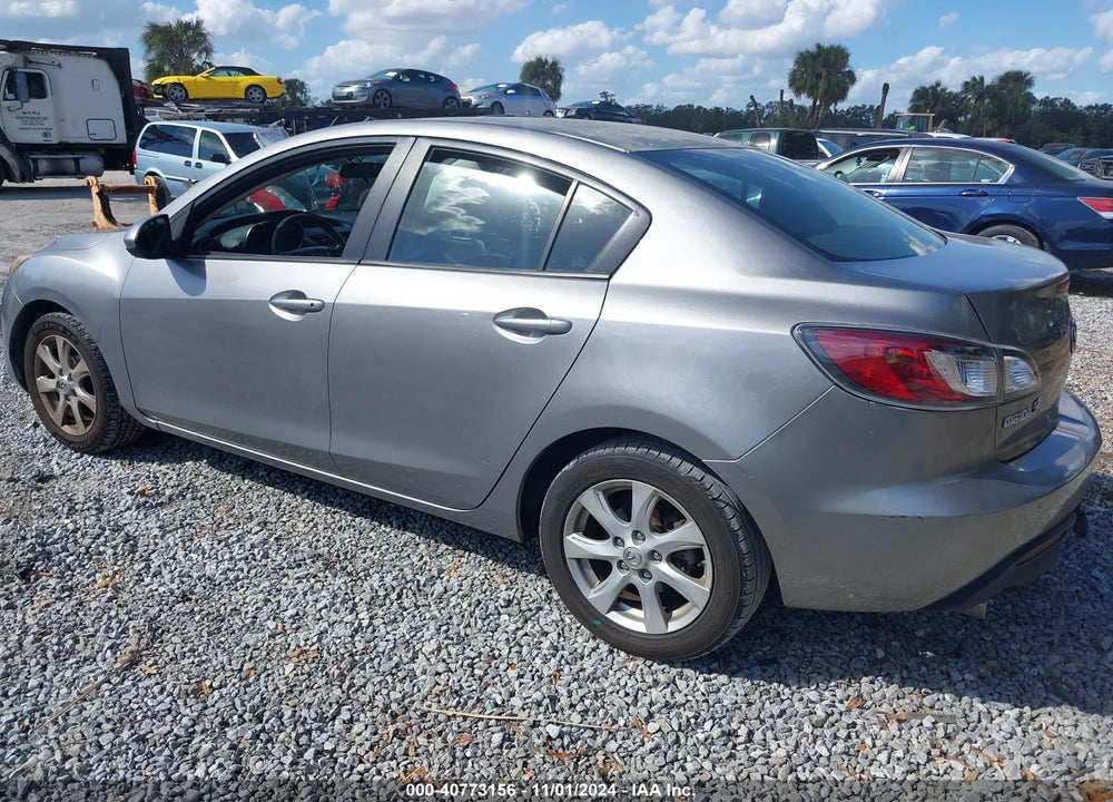 2011 MAZDA 3 I TOURING VIN: JM1BL1VF7B1388537