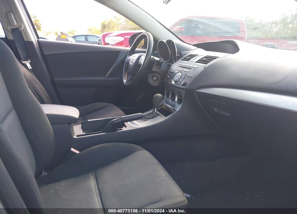 2011 MAZDA 3 I TOURING VIN: JM1BL1VF7B1388537