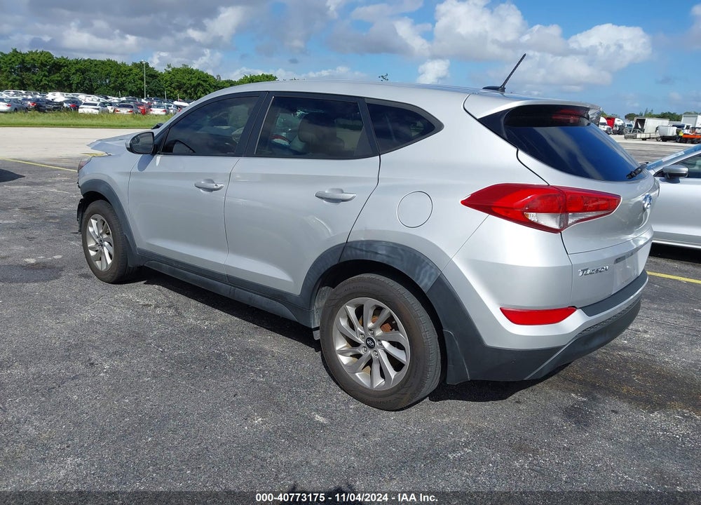 2016 HYUNDAI TUCSON SE VIN: KM8J23A47GU105411