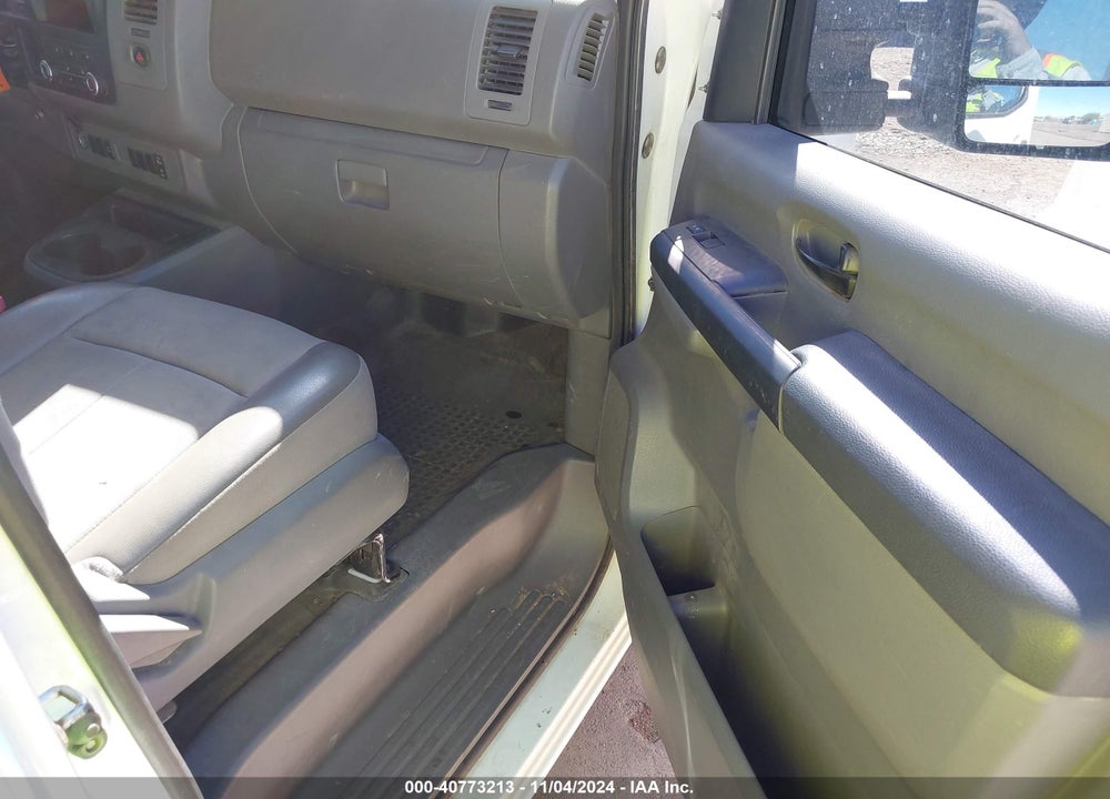 2019 NISSAN NV CARGO NV3500 HD S V8 VIN: 1N6AF0LY3KN806003