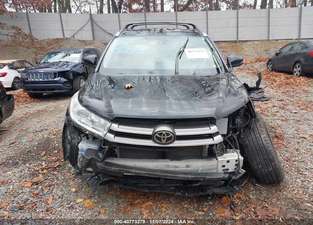 2019 TOYOTA HIGHLANDER XLE VIN: 5TDJZRFH0KS617099