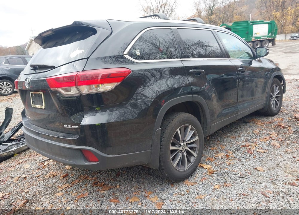 2019 TOYOTA HIGHLANDER XLE VIN: 5TDJZRFH0KS617099