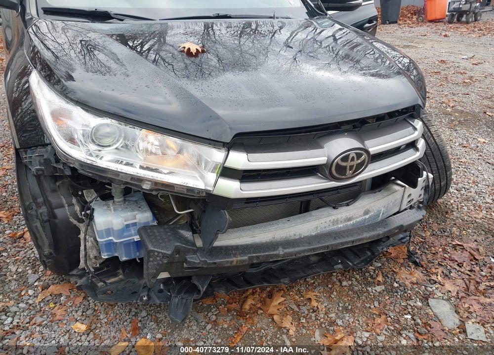 2019 TOYOTA HIGHLANDER XLE VIN: 5TDJZRFH0KS617099