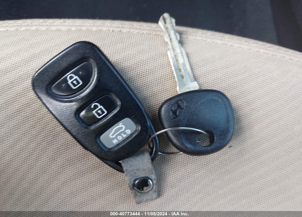 2013 HYUNDAI ELANTRA GLS VIN: 5NPDH4AE8DH382637