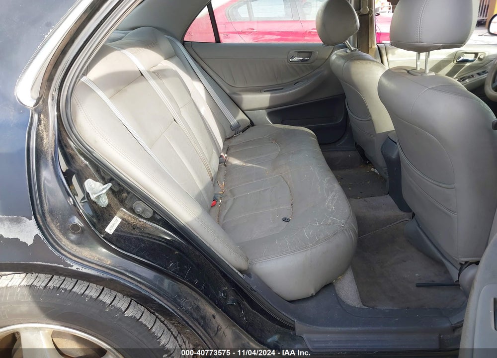 2000 HONDA ACCORD 2.3 LX VIN: 1HGCG5644YA154685