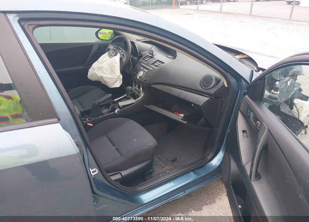 2011 MAZDA 3 I SPORT VIN: JM1BL1UGXB1381351