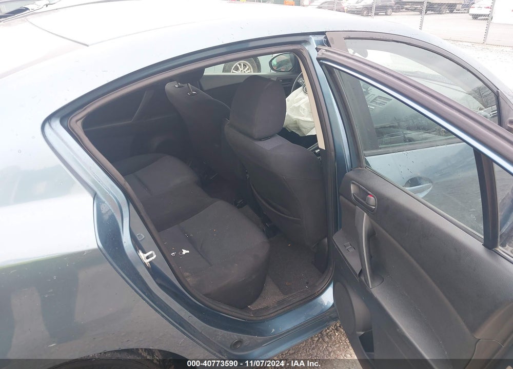 2011 MAZDA 3 I SPORT VIN: JM1BL1UGXB1381351